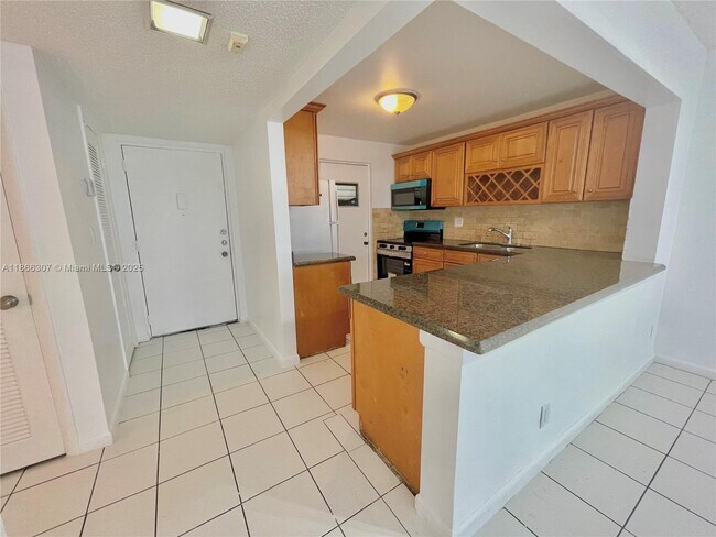 Foto del edificio - 2320 S Cypress Bend Dr
