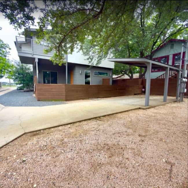 Building Photo - Single-story 2/2.5 in North Central Austin