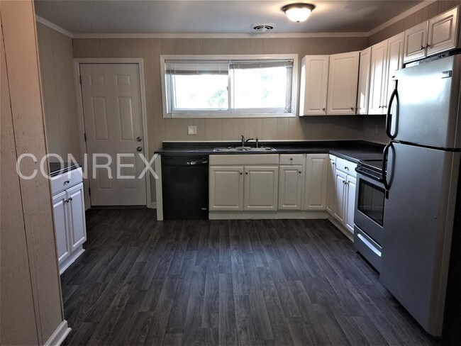 Foto del edificio - 959 Vacationland Dr