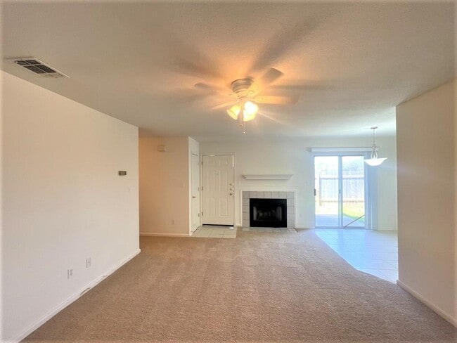 Building Photo - 203 Axis Deer Trail