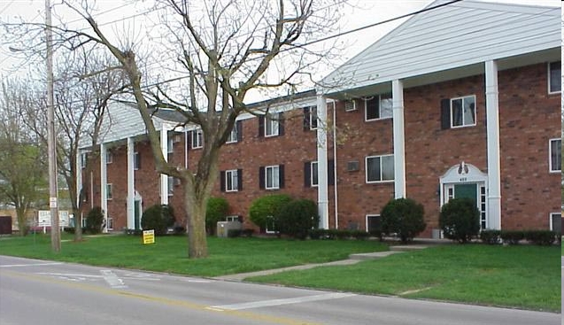 Building Photo - Village Green Apartments