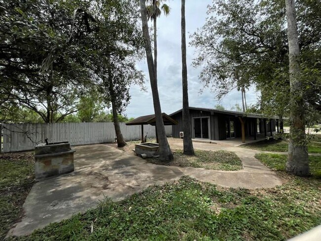 Foto del edificio - 1709 E Sioux Rd