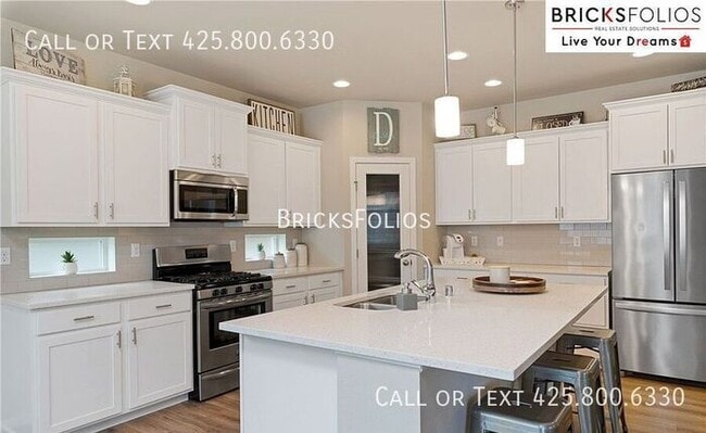 Building Photo - Discover your dream home in Tacoma—where m...