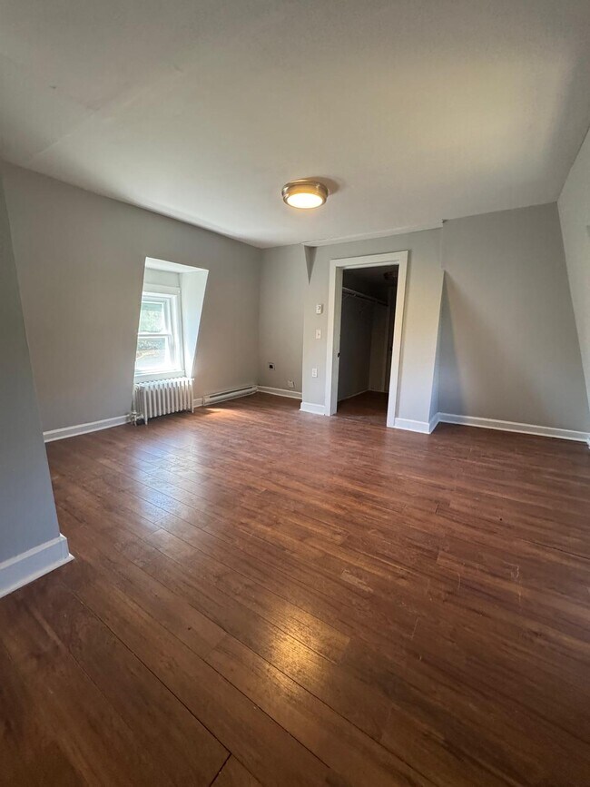 Building Photo - 44 Seely St
