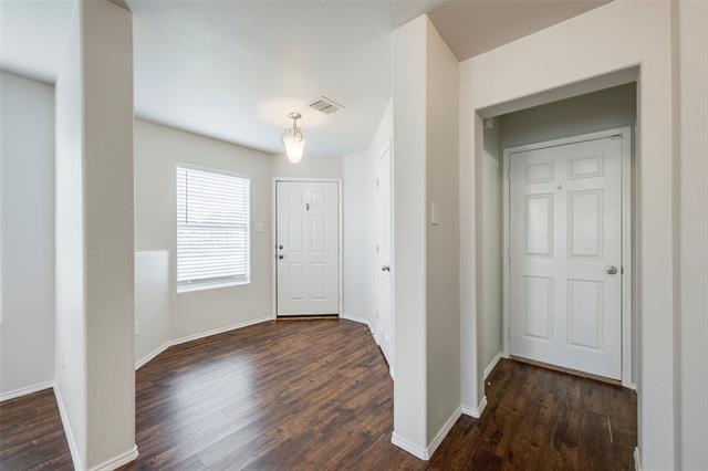 Foto del edificio - 7500 Lazy Spur Blvd