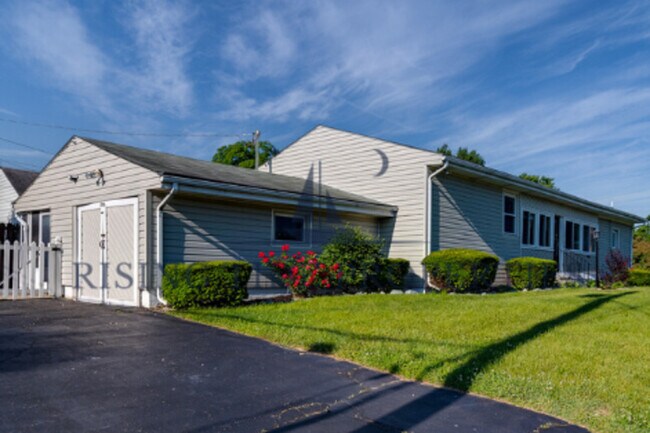 Foto del edificio - 2500 Marimont Dr