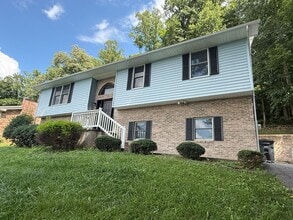 Building Photo - 1201 Eastbrook Dr