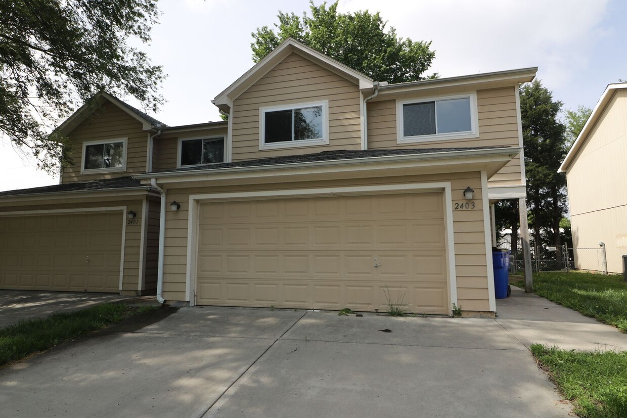 Foto principal - AWESOME 3 BEDROOM HOME CLOSE TO FORT RILEY