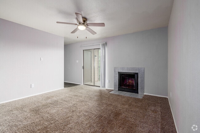 2BR, 2BA - 900SF - Living Room - Woodland Trails Apartments