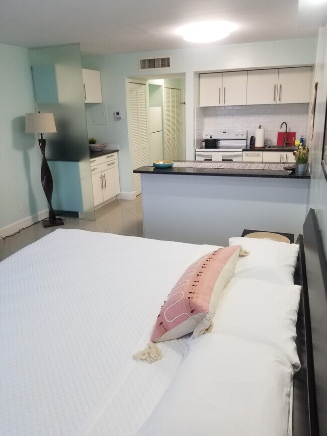 88500 Overseas Hwy Unit 302, Tavernier, FL 33070 Condo for Rent in