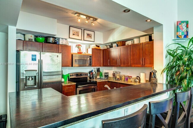 Building Photo - 7265 SW 89th St