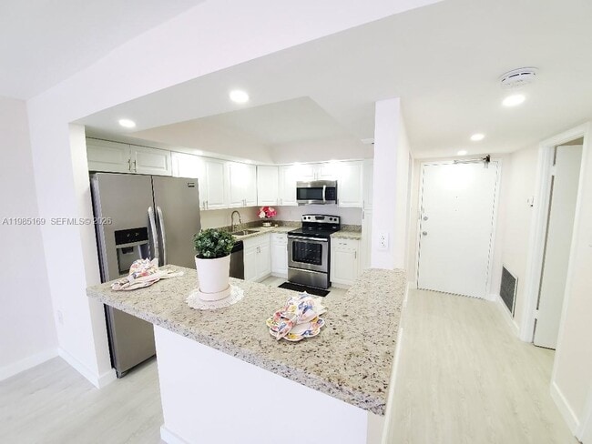 Foto del edificio - 18011 Biscayne Blvd