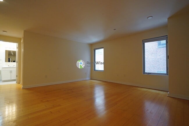 Photo - 40 Boylston St Apartment