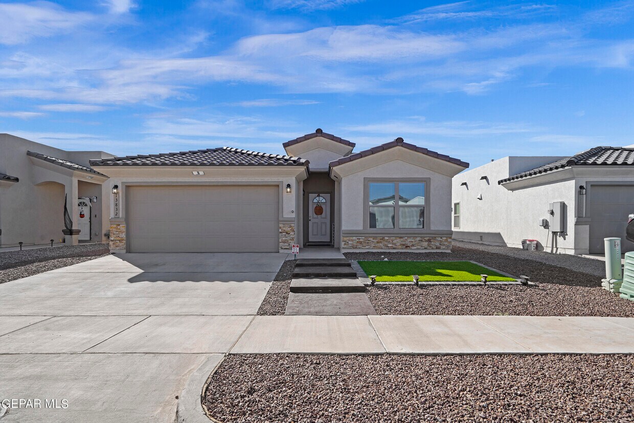 13832 Summer Story Ave, Horizon City, TX 79928 House Rental in