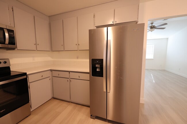 Foto del edificio - 761 Almond St