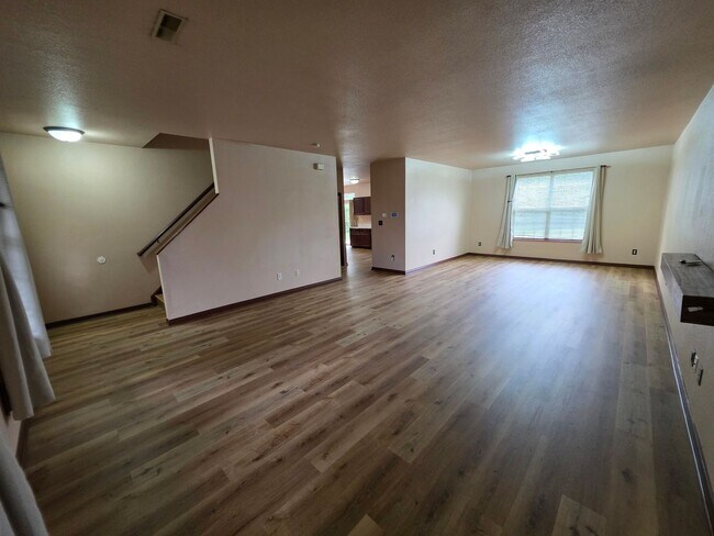 Foto del edificio - 1816 Ernest Ct