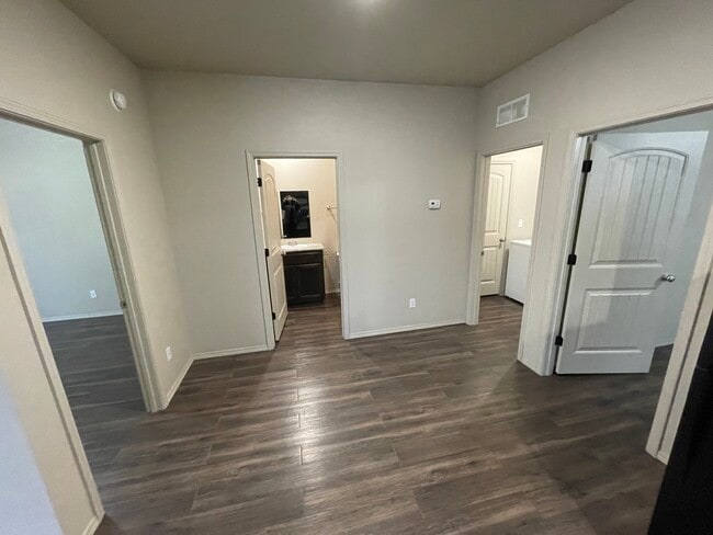 Foto del edificio - 3105 S Waterview Ln