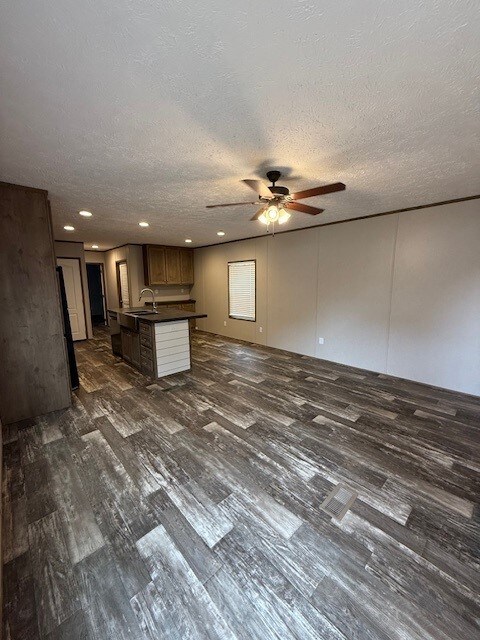 Foto del edificio - 3127 Greenfield Rd