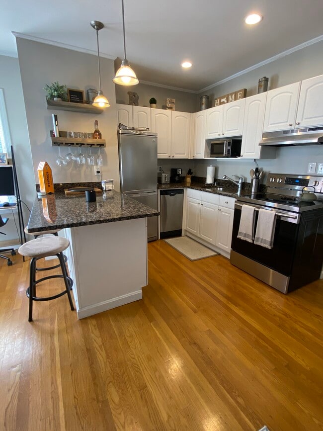 Building Photo - 188 Gold St