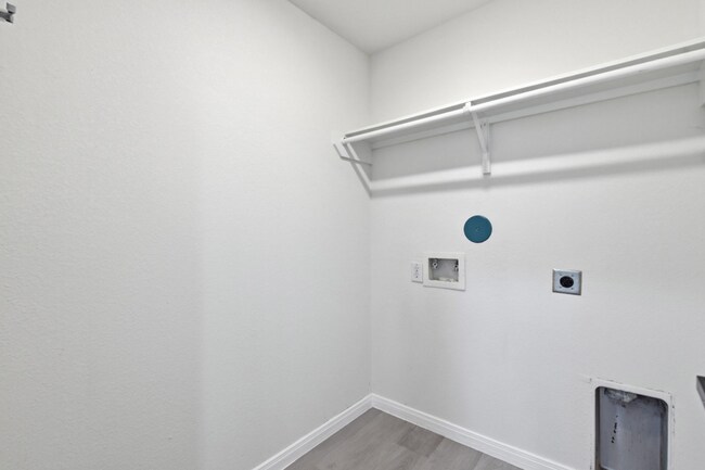 Building Photo - 10433 Russell Pines Dr