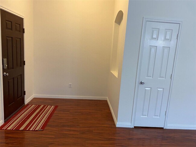 Building Photo - 2751 Sun Rise Ln