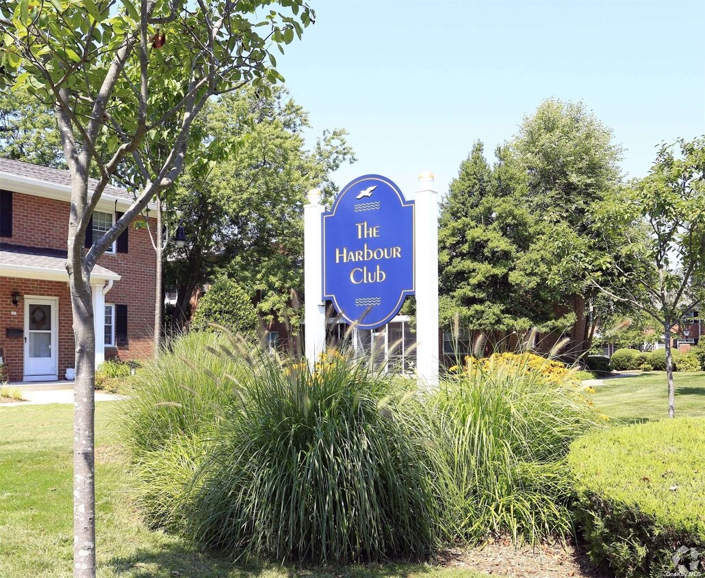 Primary Photo - 417 Marine Ln