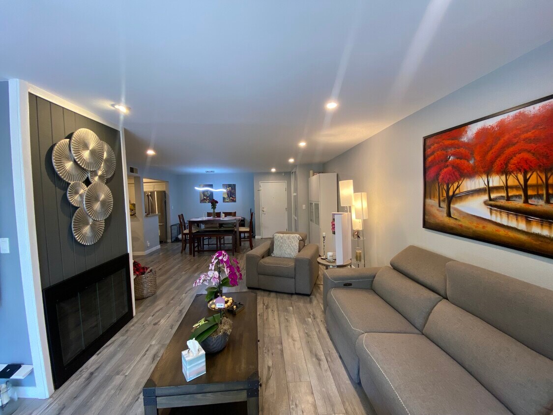 living room - 16866 Kingsbury St