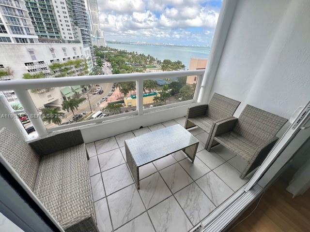 Foto del edificio - 1717 N Bayshore Dr