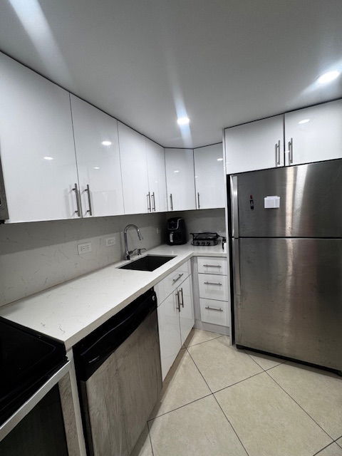 Building Photo - 20505 E Country Club Dr