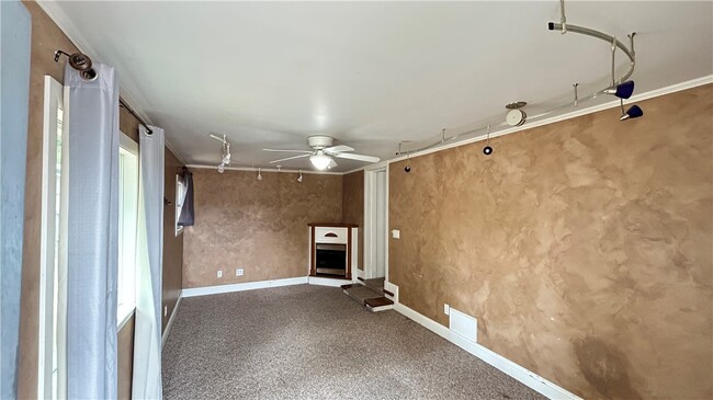 Building Photo - 477 W Tulsa St