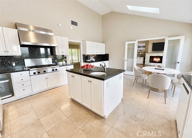 Foto del edificio - 16972 Oak View Dr