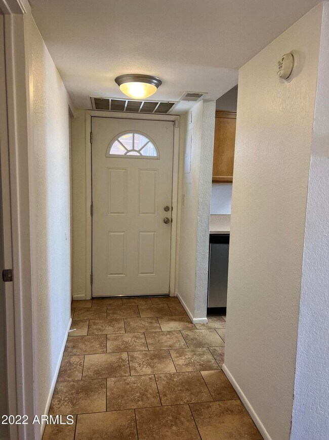 Foto del edificio - 7550 N 12th St