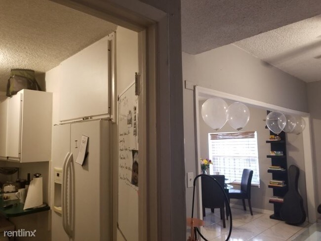 Building Photo - 1 br, 1 bath House - 152 av SW & 68 ST