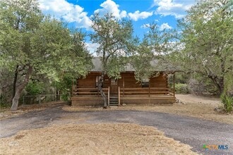 Building Photo - 1466 Bonnyview Dr
