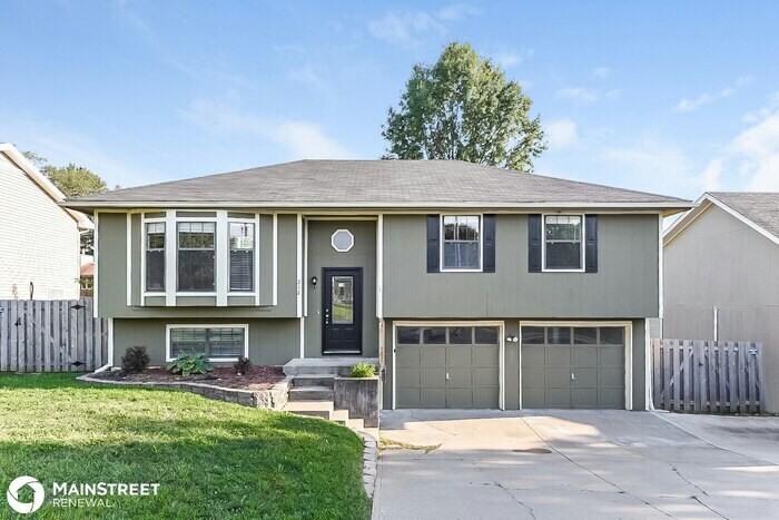 Primary Photo - 212 E Connie St, Lansing, KS 66043
