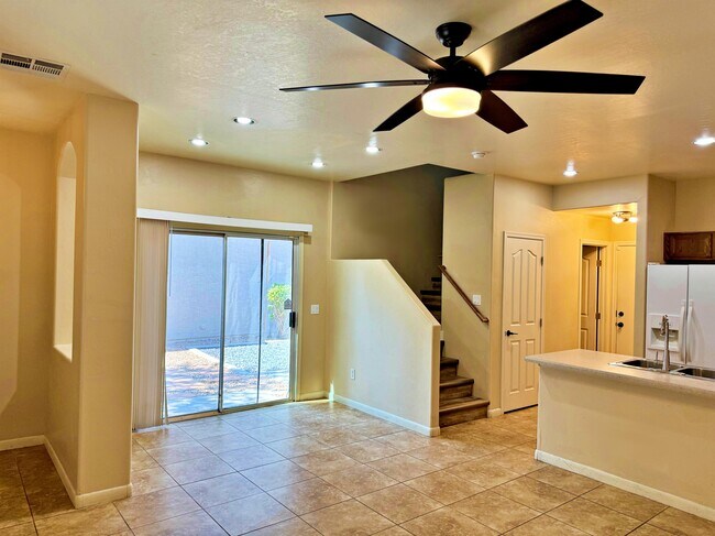 Building Photo - 1551 S Owl Dr