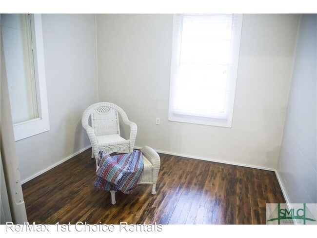 Building Photo - 2 br, 1 bath House - 102 Smith Ave