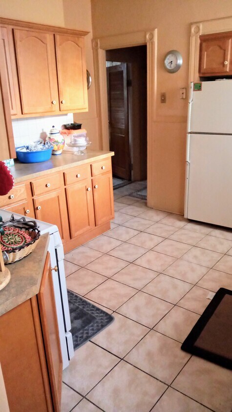 Primary Photo - 126 Oakley Ave