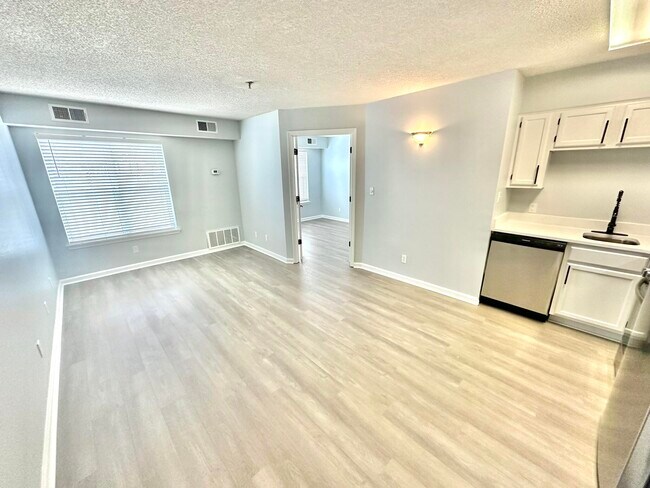 Building Photo - 200 Sandestin Ln