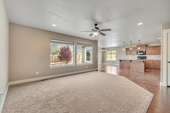 Foto del edificio - 15 S 900th E