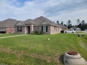 Building Photo - 16706 Highland Heights Dr