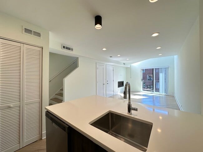 Foto del edificio - 957 W Grace St