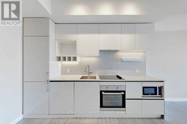 Building Photo - 5 Buttermill Ave.