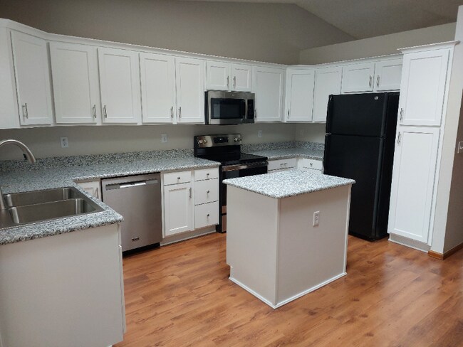 Building Photo - 9660 Lameria Dr