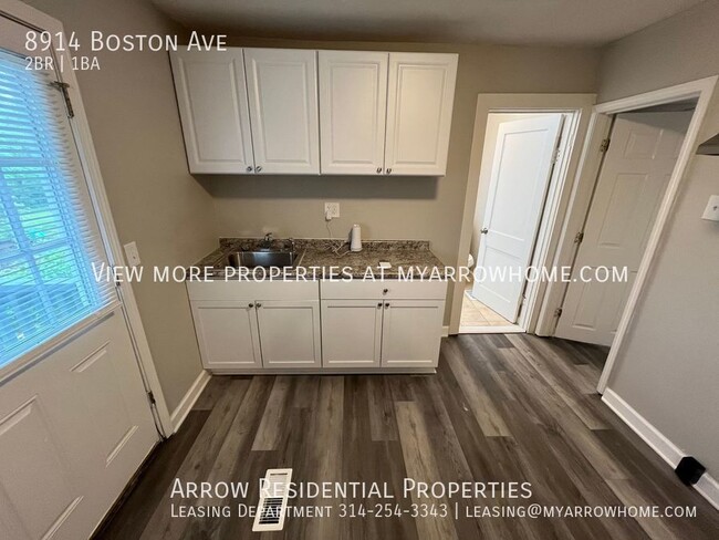 Building Photo - Newly Renovated Two Bedroom Coming Available!