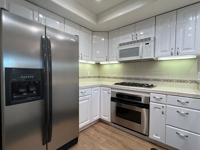 Foto del edificio - Gorgeous Perfectly Appointed 2 Bedroom 2.5...