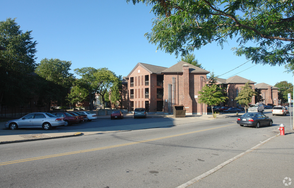 Foto del edificio - Merrimack Courts