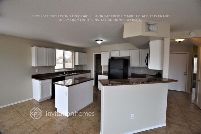 Building Photo - 10307 W Denton Ln