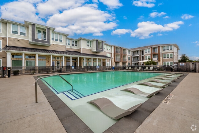 Pool - Green Oaks Apartments- Income Restricted