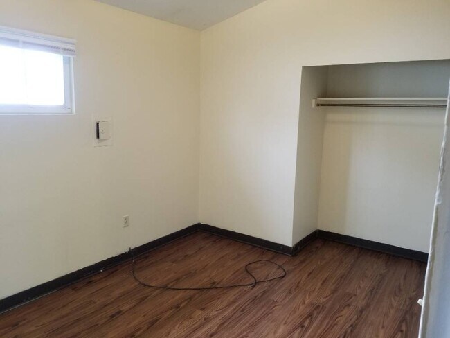Foto del edificio - 1341 Thurston St